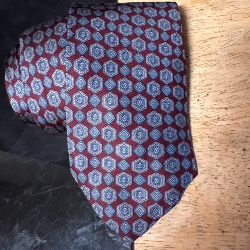Gucci Silk Tie Medallion Mens Gift Geometric Art Necktie Luxury Blue Red Office